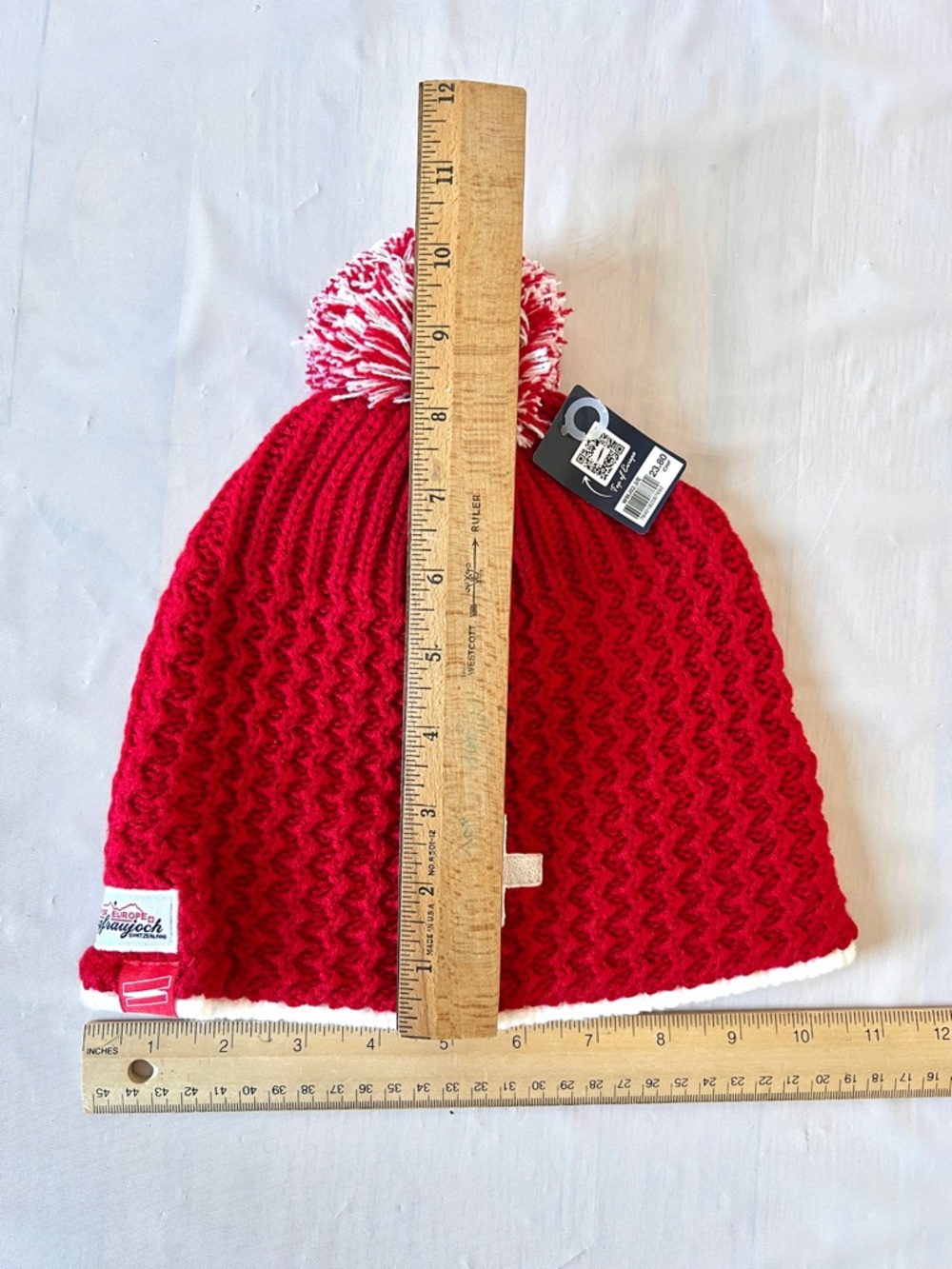 Jungfrau Switzerland Red Beanie with pom pom Unisex New with tag - Picture 8 of 8